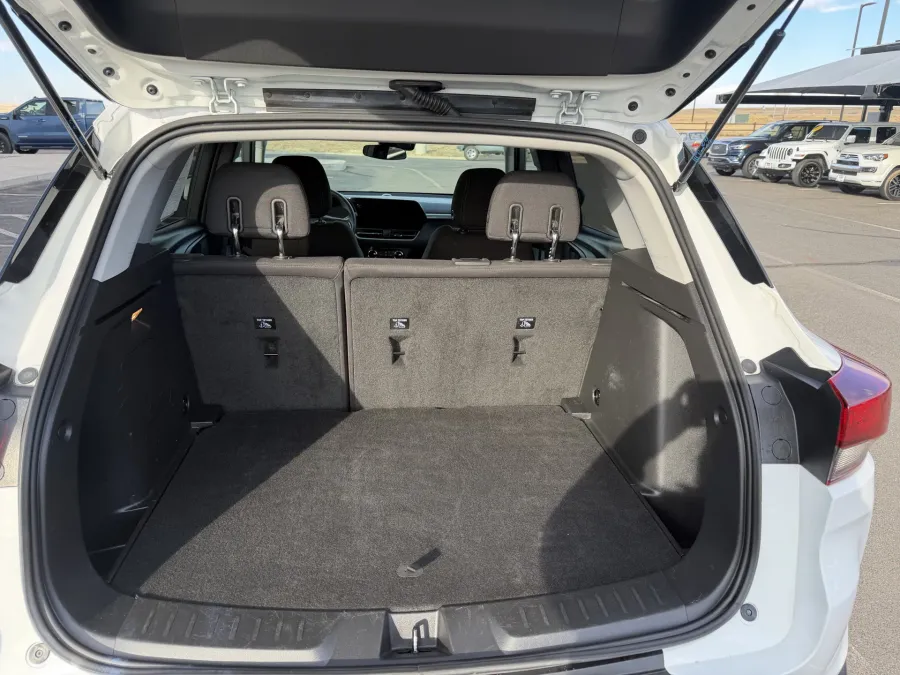 2024 Chevrolet Trailblazer LS | Photo 7 of 16