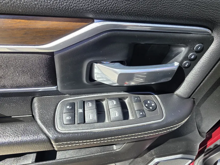 2022 RAM 3500 Laramie | Photo 18 of 24