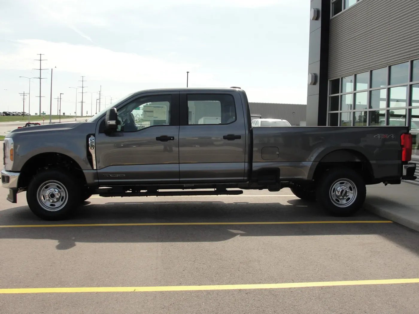2025 Ford F-250 | Photo 2 of 13