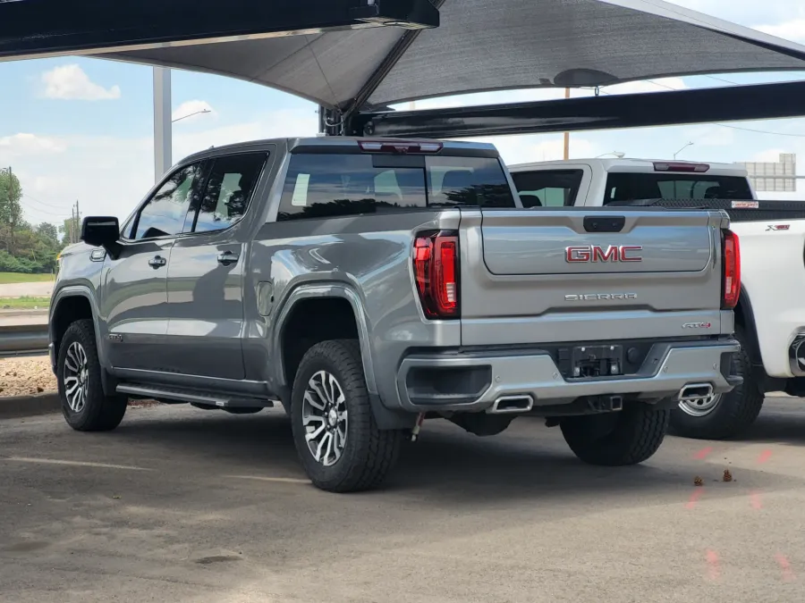 2023 GMC Sierra 1500 AT4 | Photo 2 of 5