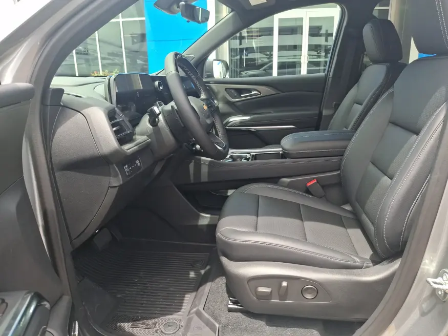 2026 Chevrolet Traverse AWD LT | Photo 16 of 22