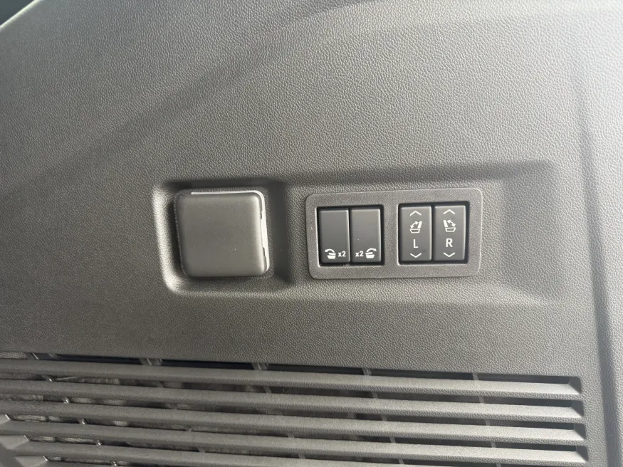 2026 Chevrolet Tahoe Premier | Photo 9 of 23