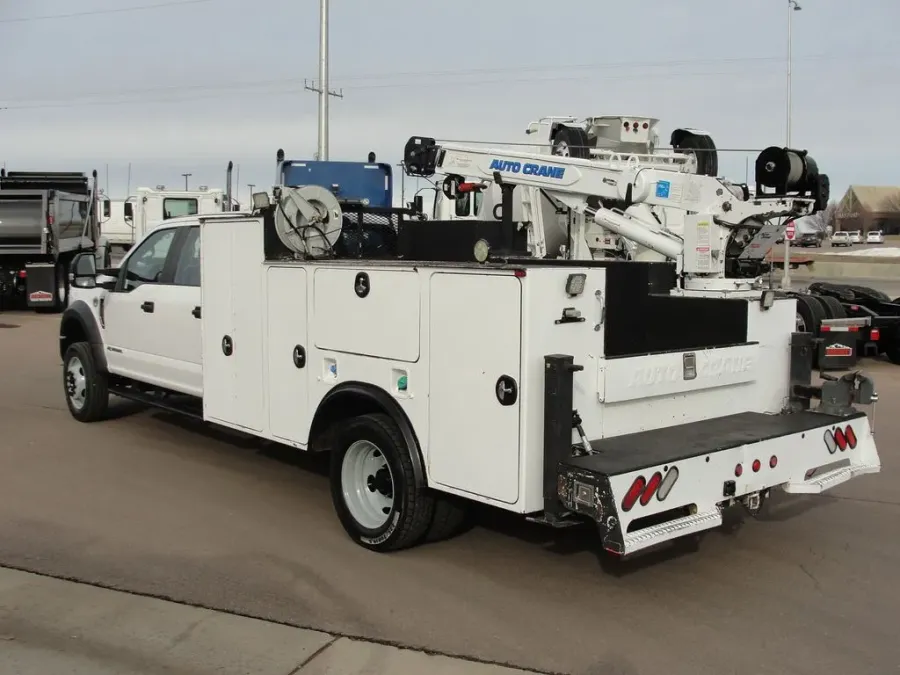 2019 Ford Super Duty F-550 XL | Photo 2 of 14