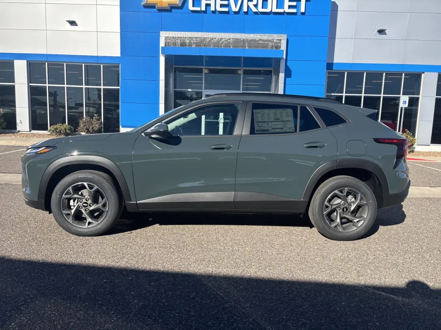 2026 Chevrolet Trax LT | Photo 1 of 21