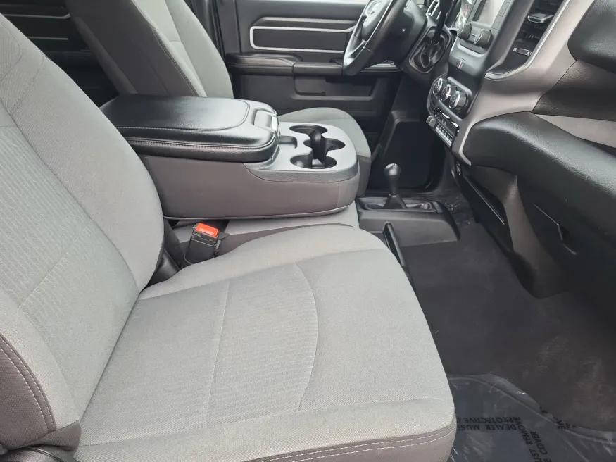 2024 RAM 3500 Chassis Cab SLT | Photo 9 of 22