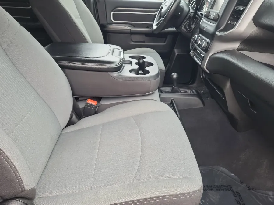 2024 RAM 3500 Chassis Cab SLT | Photo 9 of 22