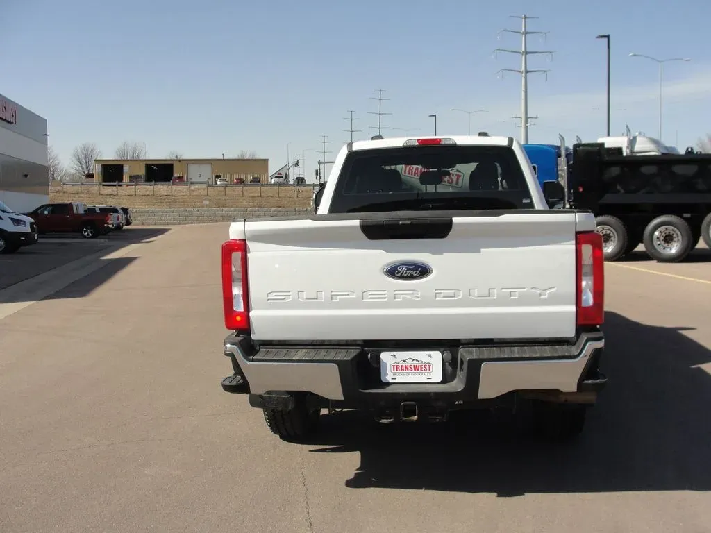 2023 Ford Super Duty F-350 XL | Photo 3 of 14