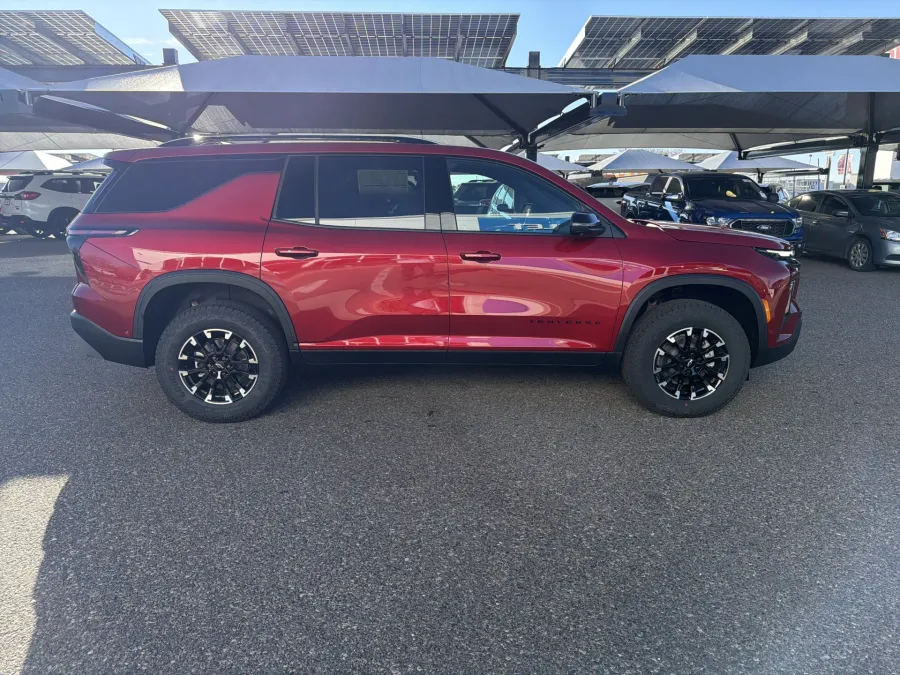 2026 Chevrolet Traverse AWD Z71 | Photo 5 of 22