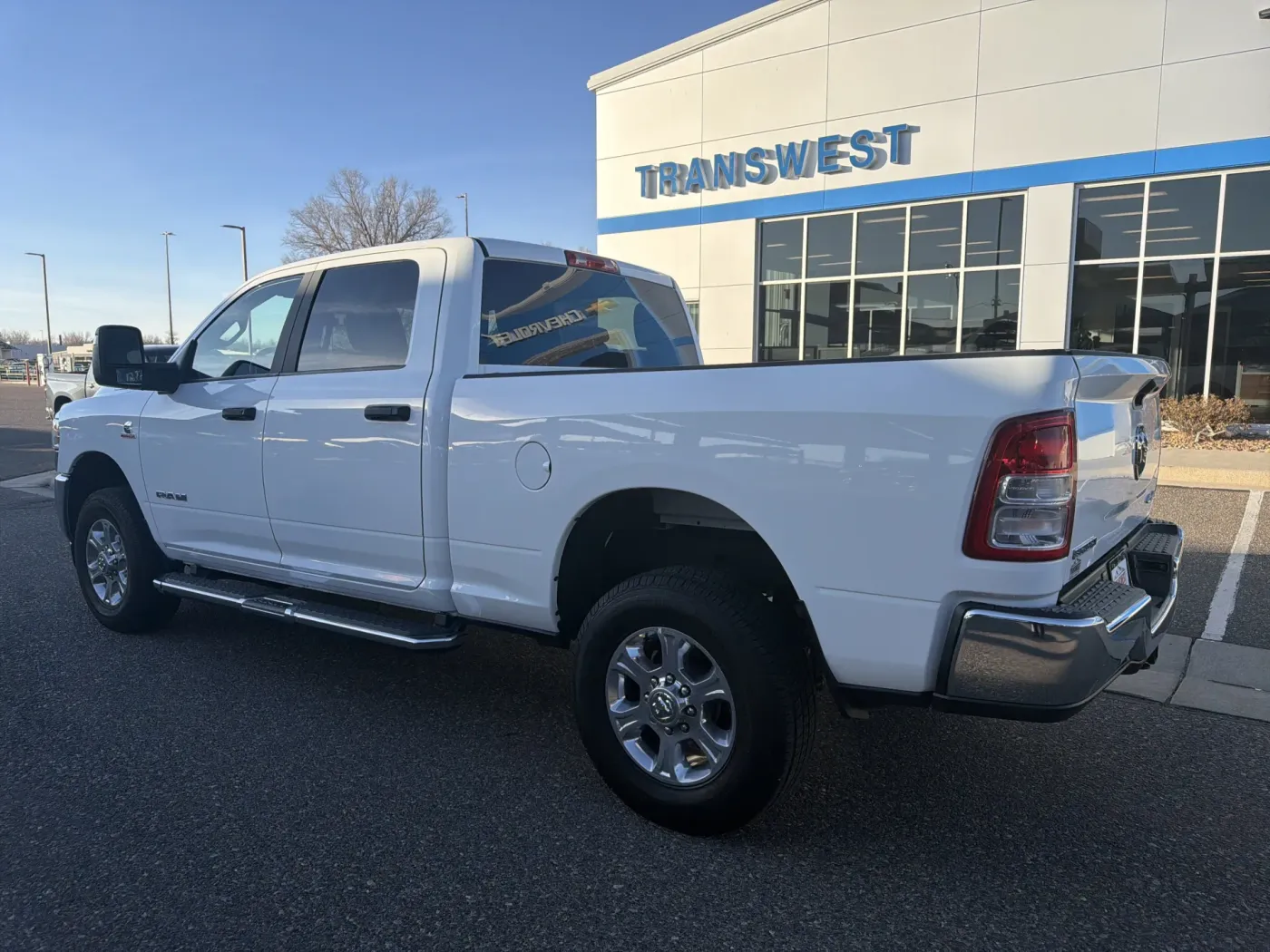 2024 RAM 2500 Big Horn | Photo 2 of 19