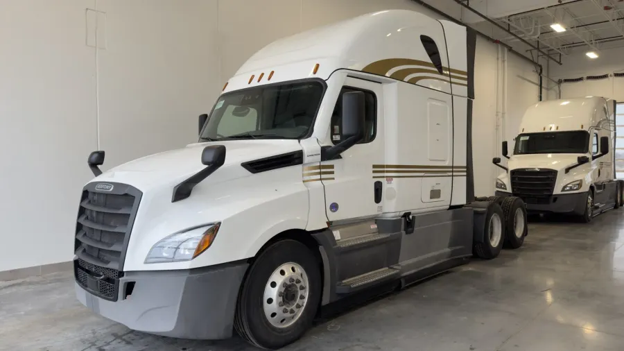 2022 Freightliner Cascadia | Photo 1 of 1