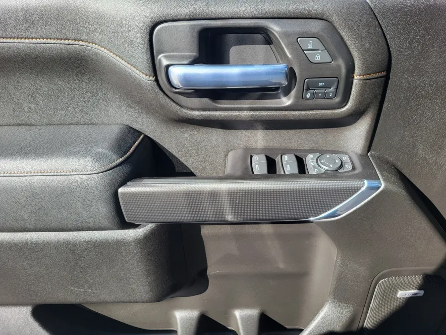 2022 GMC Sierra 3500HD AT4 | Photo 22 of 31