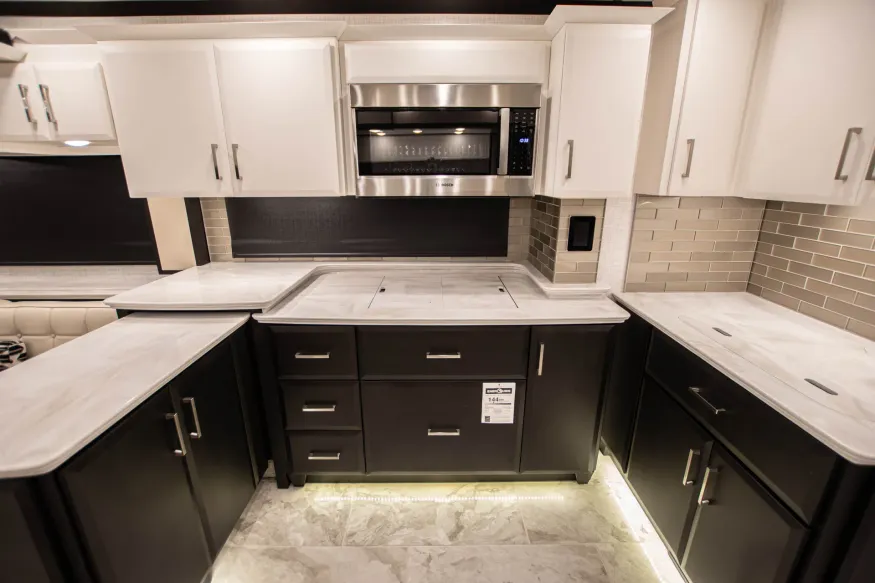 2026 Newmar Essex 4569 | Photo 18 of 34