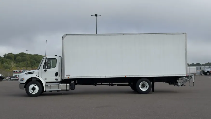 2026 Freightliner M2 106 | Photo 2 of 19