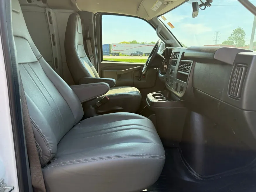 2025 Chevrolet Express 2500 Work Van | Photo 6 of 21
