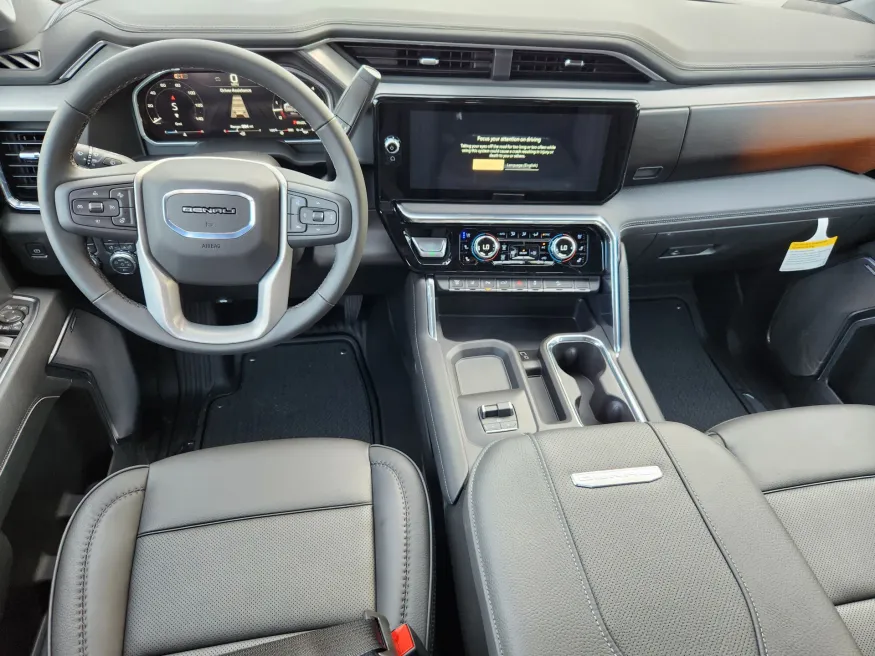 2026 GMC Sierra 2500HD Denali | Photo 9 of 28