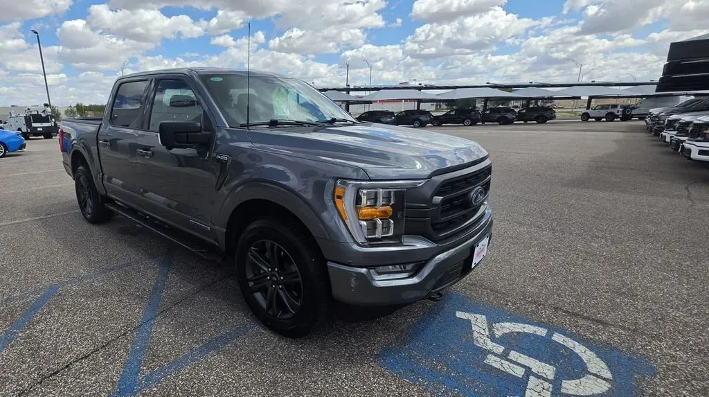 2023 Ford F-150 | Photo 3 of 30