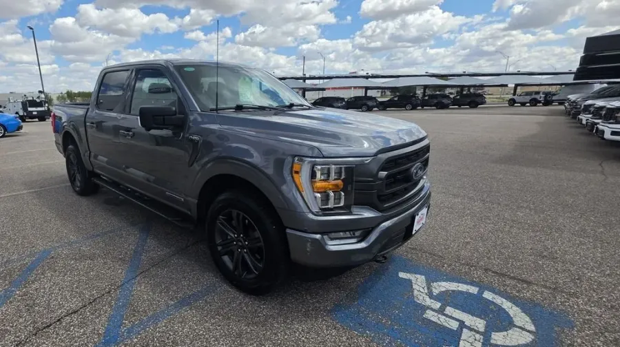 2023 Ford F-150 | Photo 3 of 30