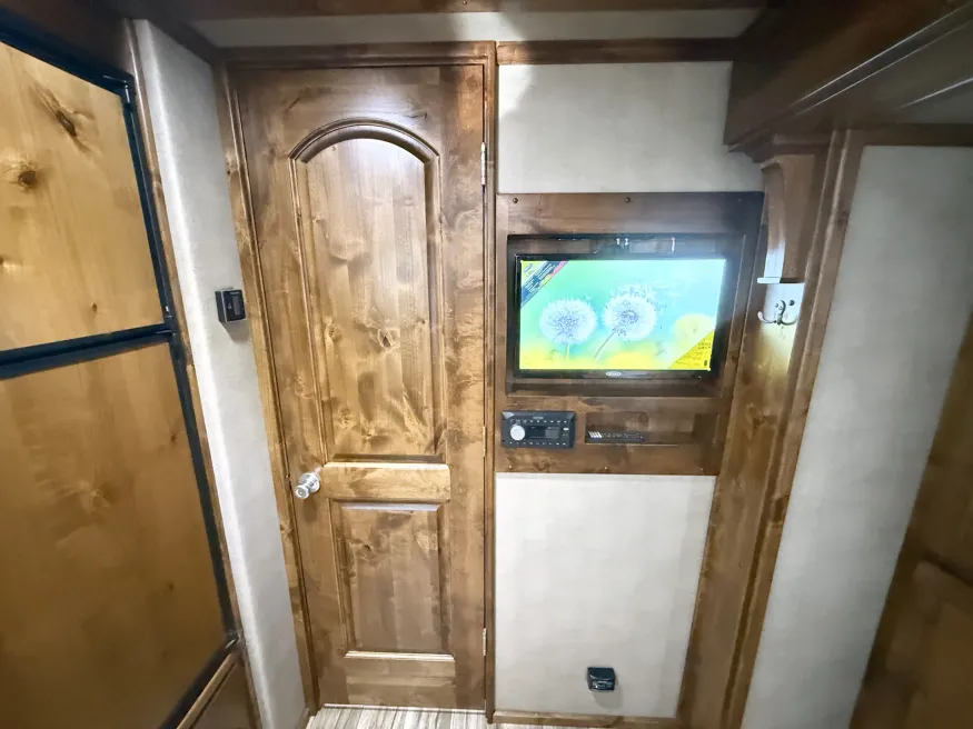 2026 Logan Coach Select 814 Stock Combo | Photo 11 of 25