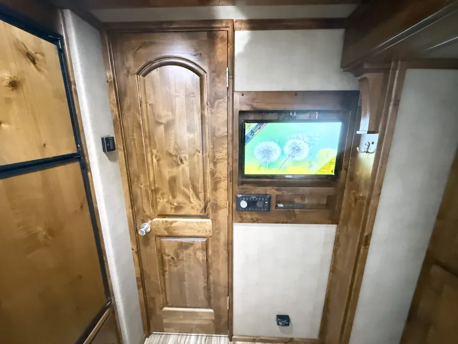 2026 Logan Coach Select 814 Stock Combo | Photo 11 of 25