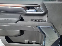 2026 GMC Sierra 2500HD Denali | Thumbnail Photo 18 of 25