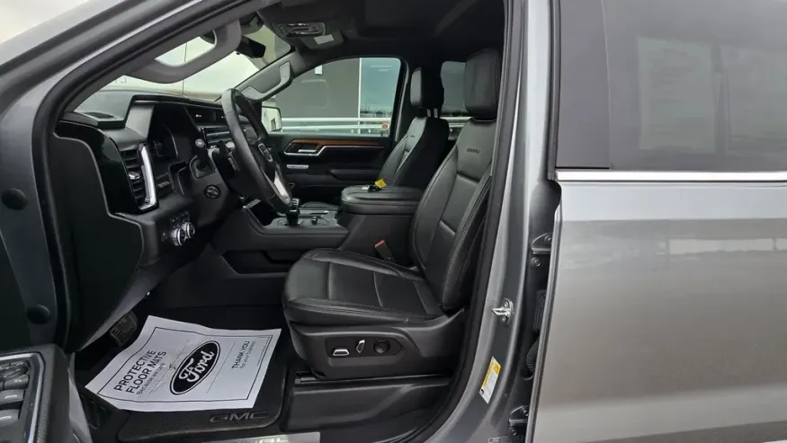 2023 GMC Sierra 1500 | Photo 13 of 31