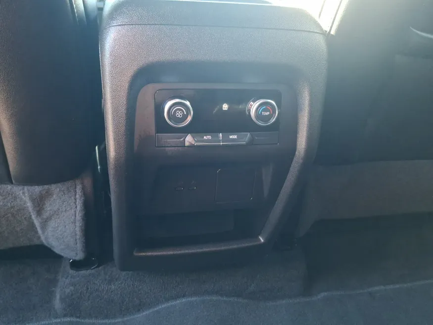 2025 Buick Enclave Preferred | Photo 11 of 18