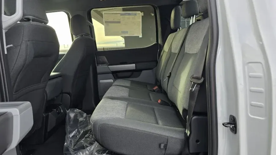 2026 Ford Super Duty F-350 | Photo 28 of 30