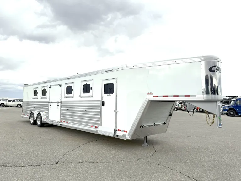 2025 Cimarron Norstar 4HGN Head to Head