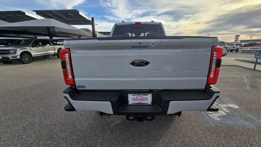 2026 Ford Super Duty F-350 | Photo 7 of 30