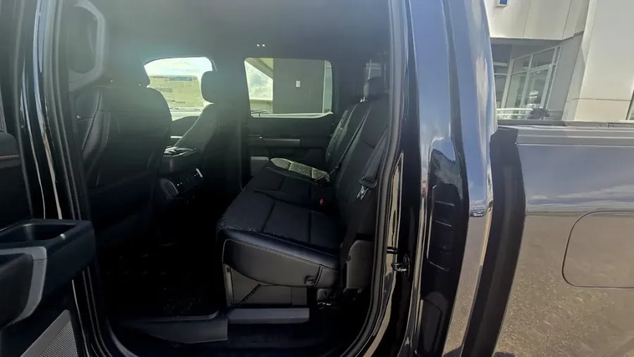 2025 Ford F-150 | Photo 18 of 30