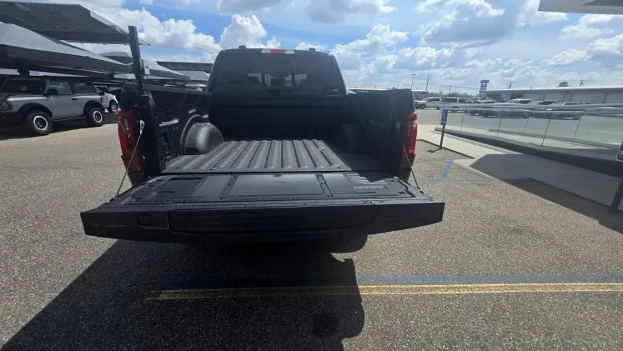 2025 Ford F-150 | Photo 27 of 30
