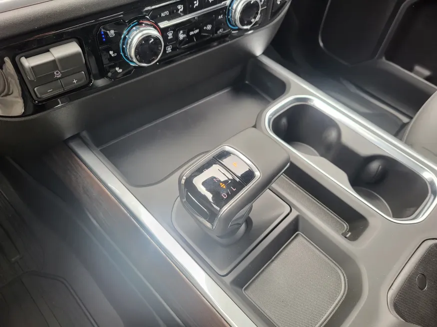 2026 GMC Sierra 1500 SLT | Photo 17 of 26