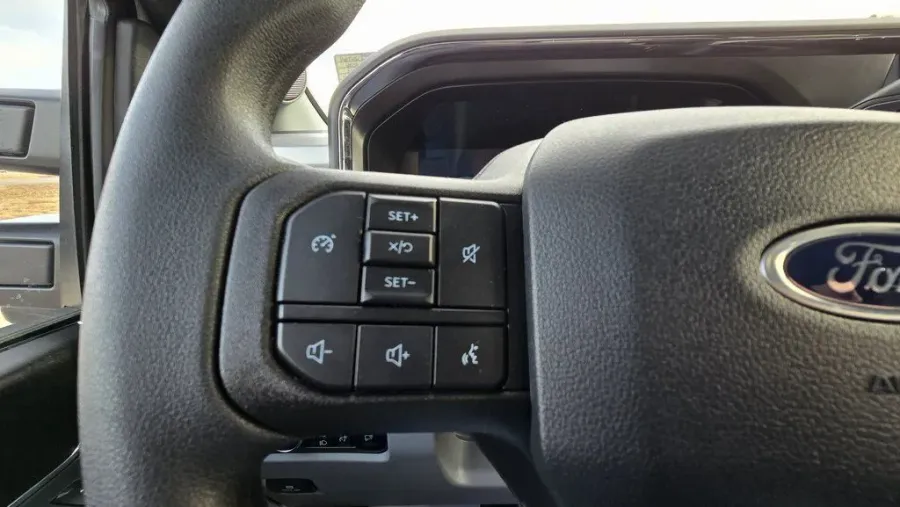 2026 Ford Super Duty F-250 | Photo 26 of 40