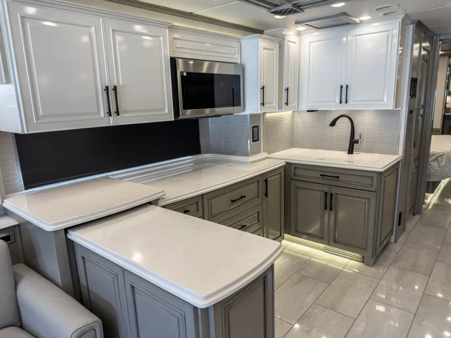 2027 Newmar London Aire 4569 | Photo 14 of 45
