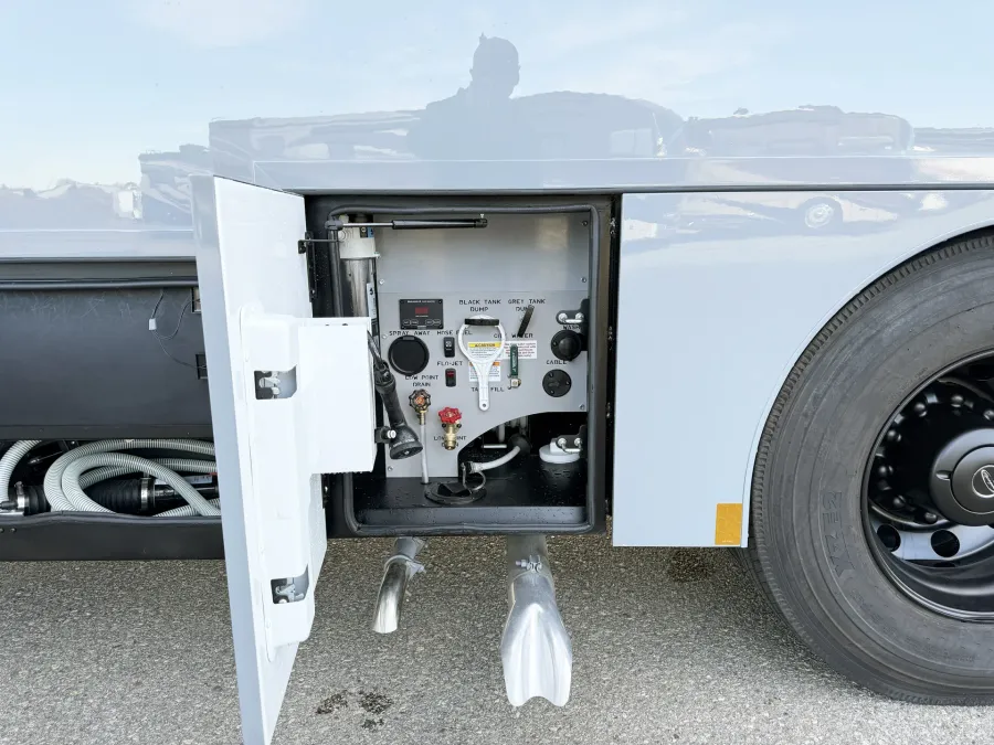 2026 Renegade Verona 40VBH | Photo 29 of 30