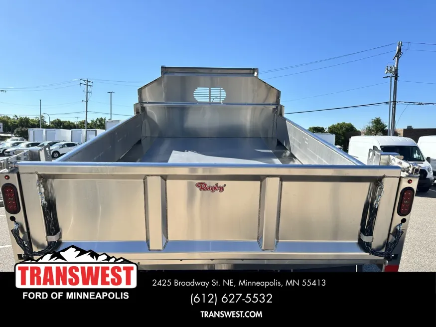 2025 Ford Super Duty F-550 | Photo 9 of 15