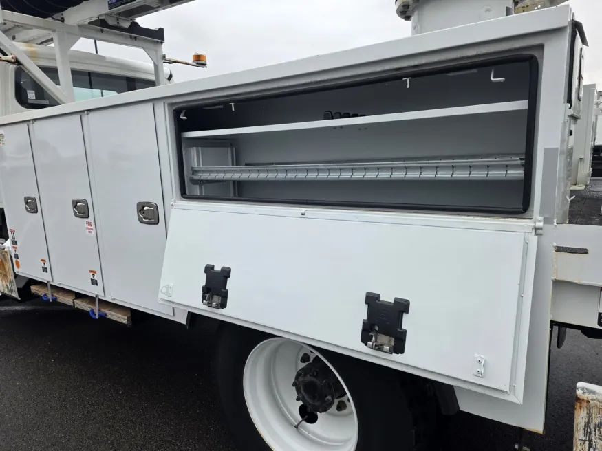 2022 Freightliner M2 106 | Photo 14 of 36
