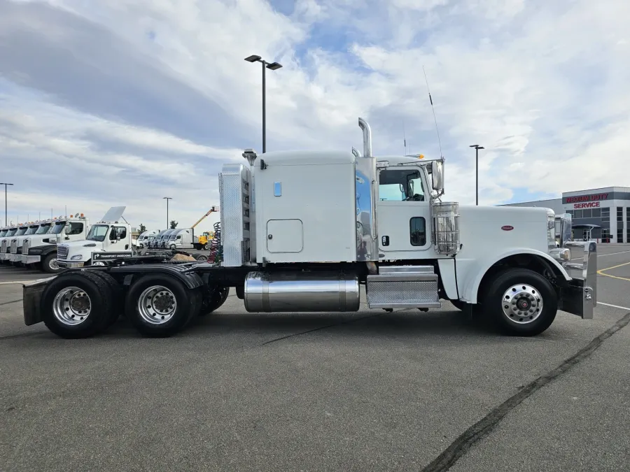 2018 Peterbilt 389 | Photo 5 of 20