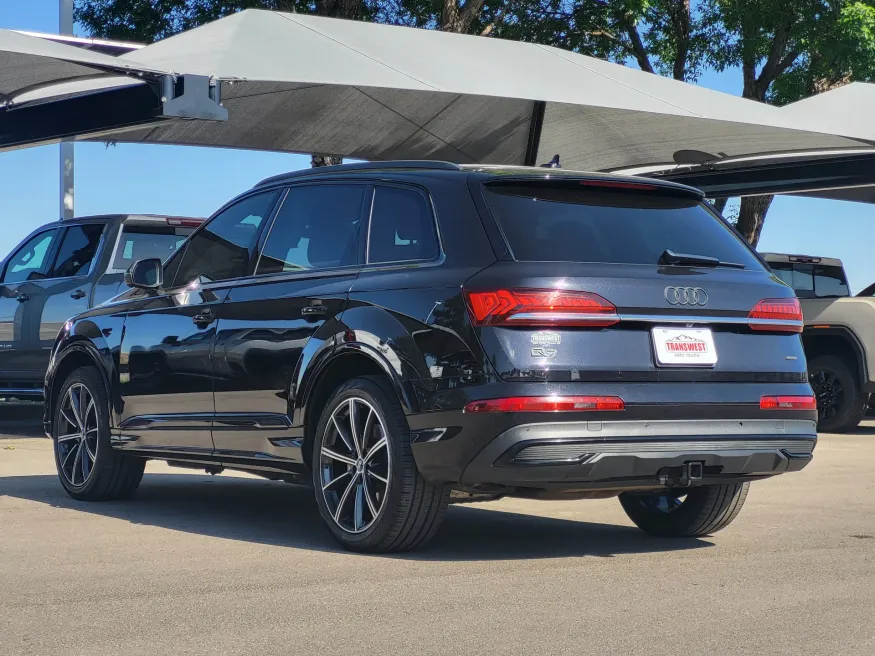 2020 Audi Q7 Premium Plus | Photo 4 of 26