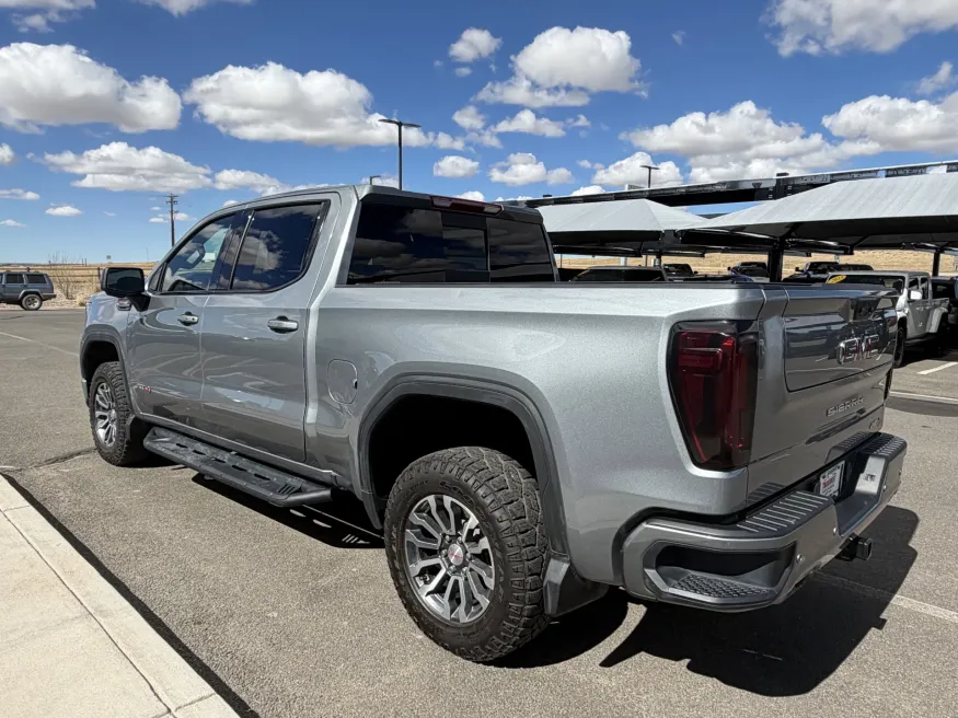 2023 GMC Sierra 1500 AT4 | Photo 5 of 21
