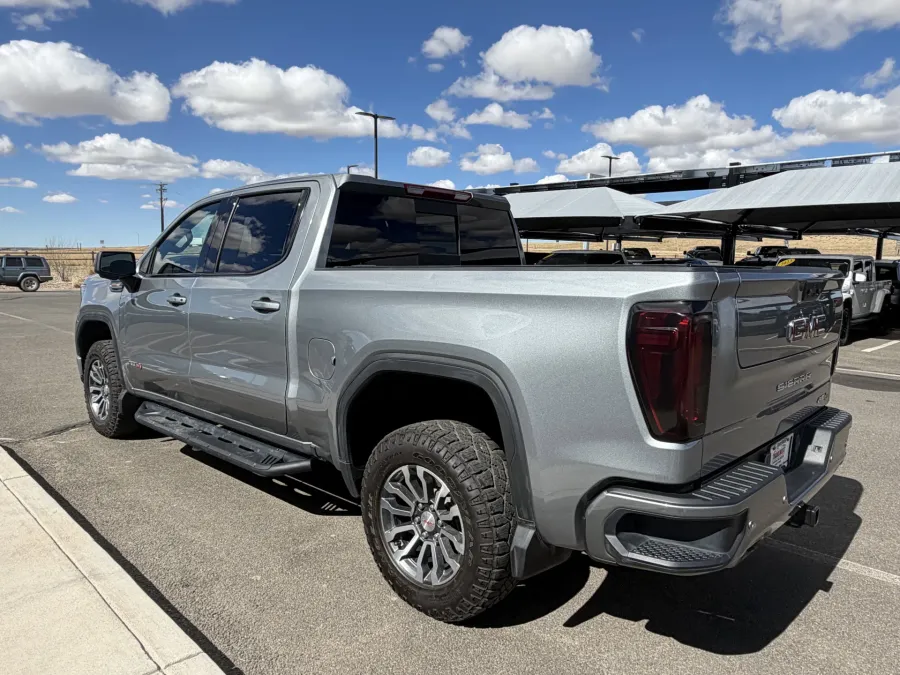 2023 GMC Sierra 1500 AT4 | Photo 5 of 21