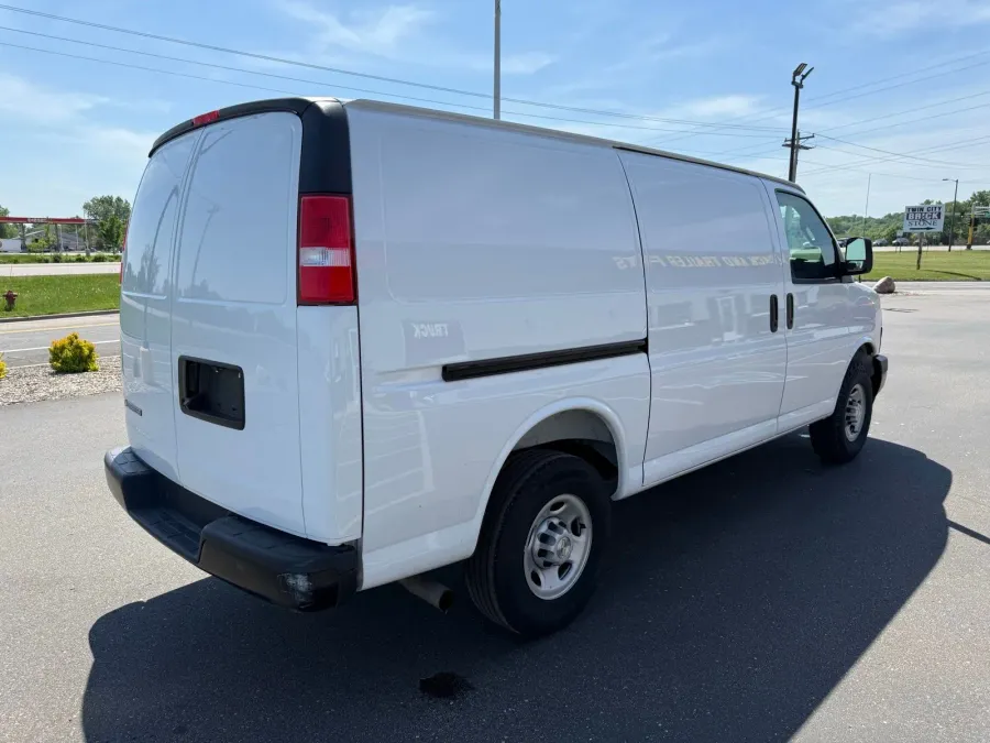 2025 Chevrolet Express 2500 Work Van | Photo 13 of 21