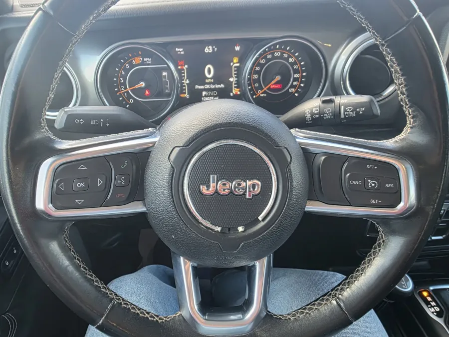 2021 Jeep Wrangler Unlimited Sahara | Photo 17 of 21
