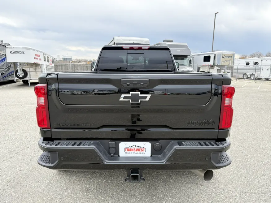 2025 Chevrolet Silverado 3500HD High Country | Photo 13 of 23