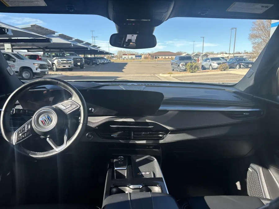 2025 Buick Enclave Preferred | Photo 13 of 24