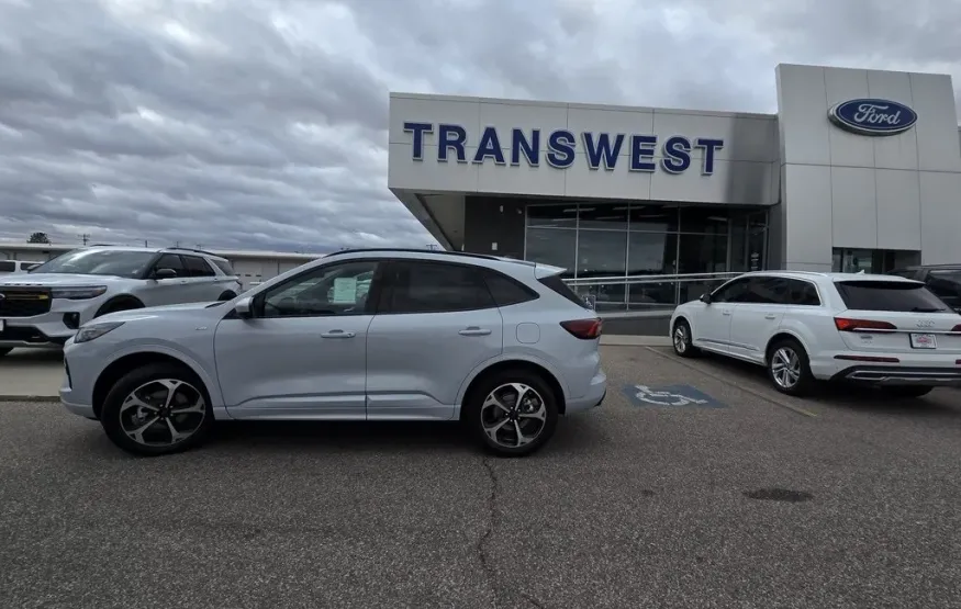 2026 Ford Escape Hybrid | Photo 1 of 32