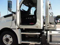 2020 Freightliner Cascadia 126 | Thumbnail Photo 9 of 16