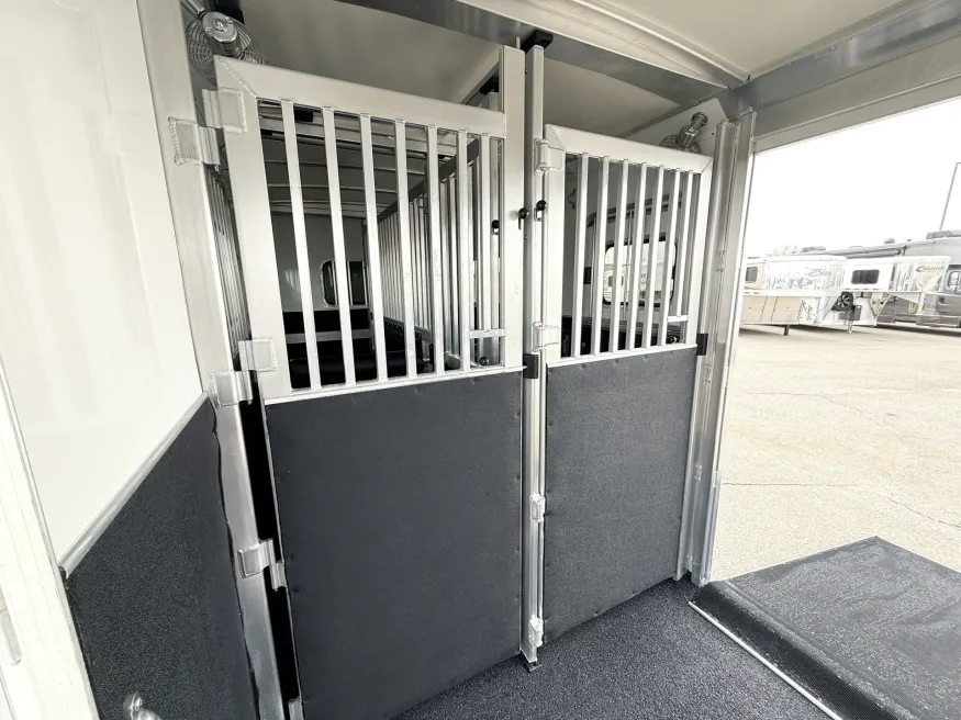 2026 Cimarron Norstar 4HGN Head to Head | Photo 18 of 22