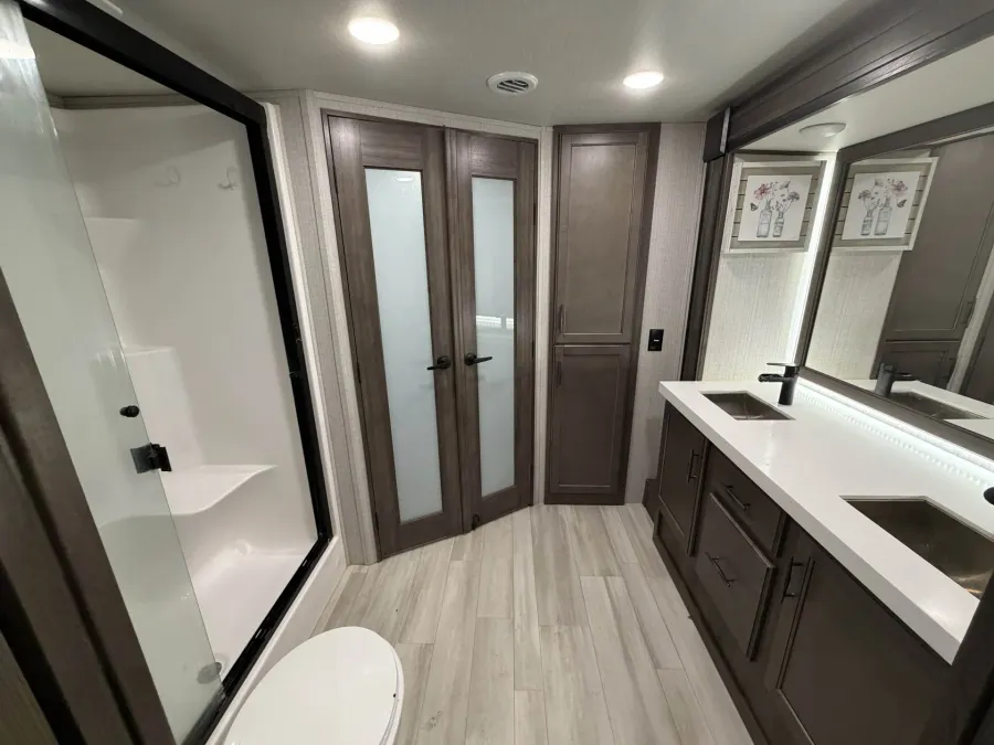 2022 Grand Design Solitude 373FB R | Photo 15 of 18
