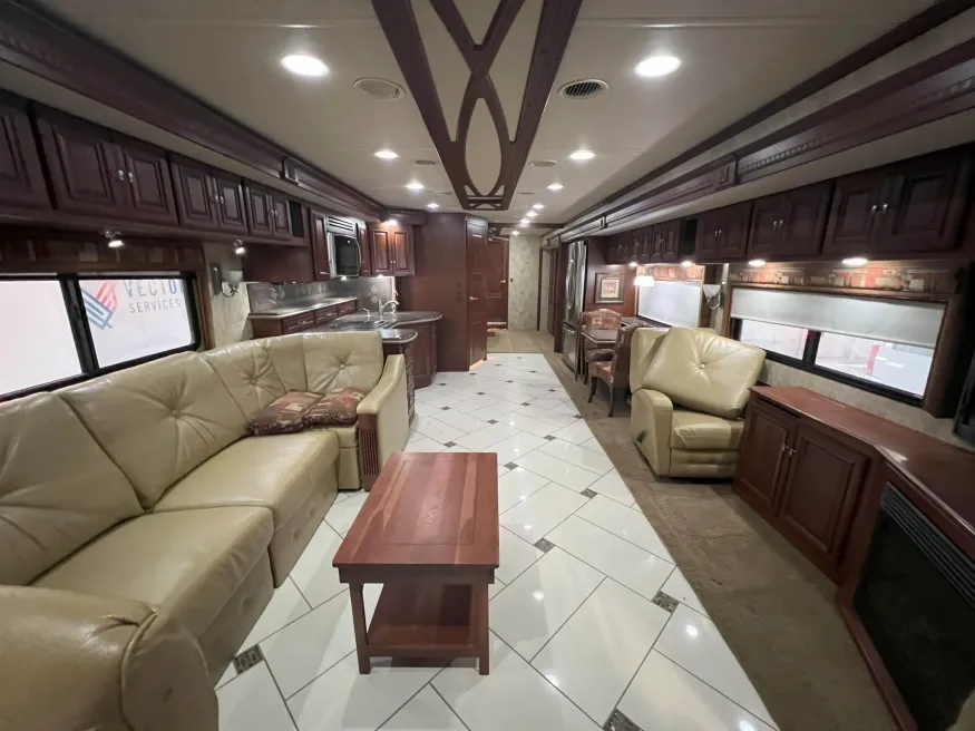 2012 Itasca Ellipse 42QD | Photo 7 of 18